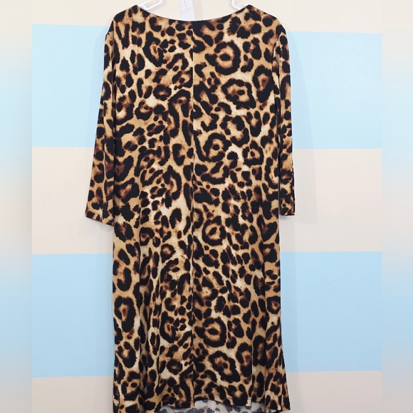 Ronni Nicole Plus Size Leopard Print Midi Dress - Picture 7 of 9